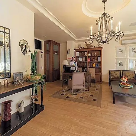 Boutique Palais Royal 3*