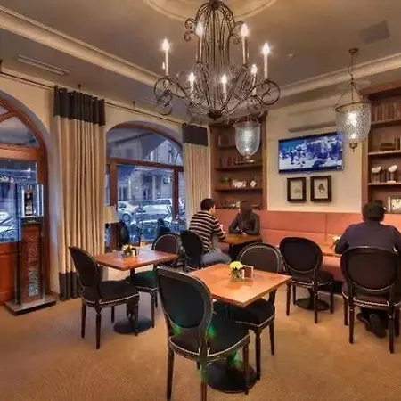 Boutique Palais Royal 3*