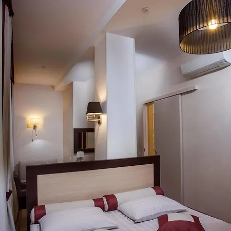 Boutique Palais Royal Hotel