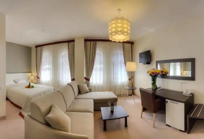 Boutique Palais Royal Hotel